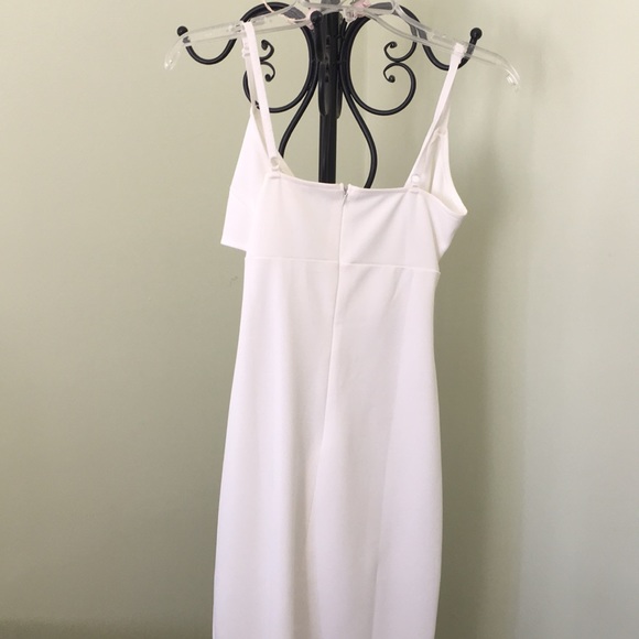 White dress - Picture 3 of 4